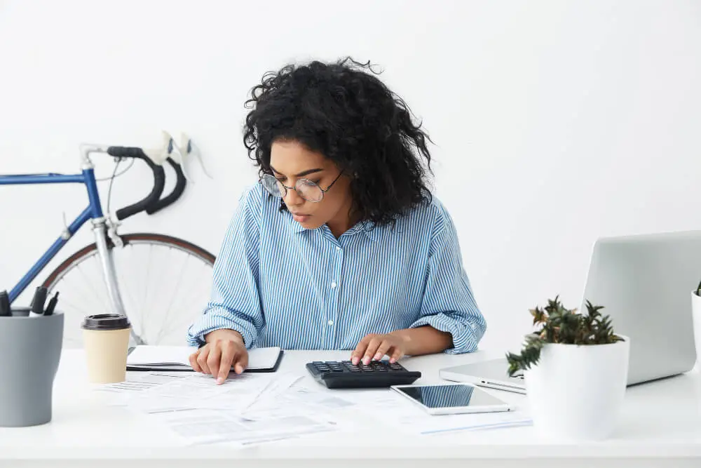 o que devo estudar para aprender finanças